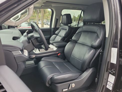 Used 2026 Lincoln Navigator Reserve AWD/4WD image 16