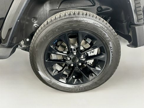 Used 2023 Jeep Wrangler Sahara w/ Cold Weather Group image 11