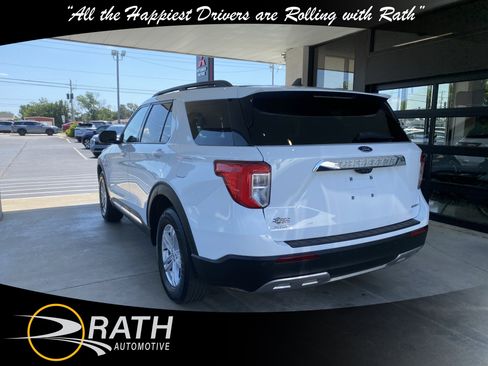 Used 2023 Ford Explorer XLT w/ Equipment Group 202A AWD/4WD image 9