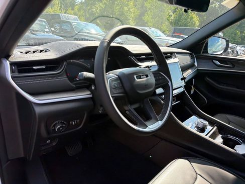 New 2026 Jeep Grand Cherokee Limited AWD/4WD image 6