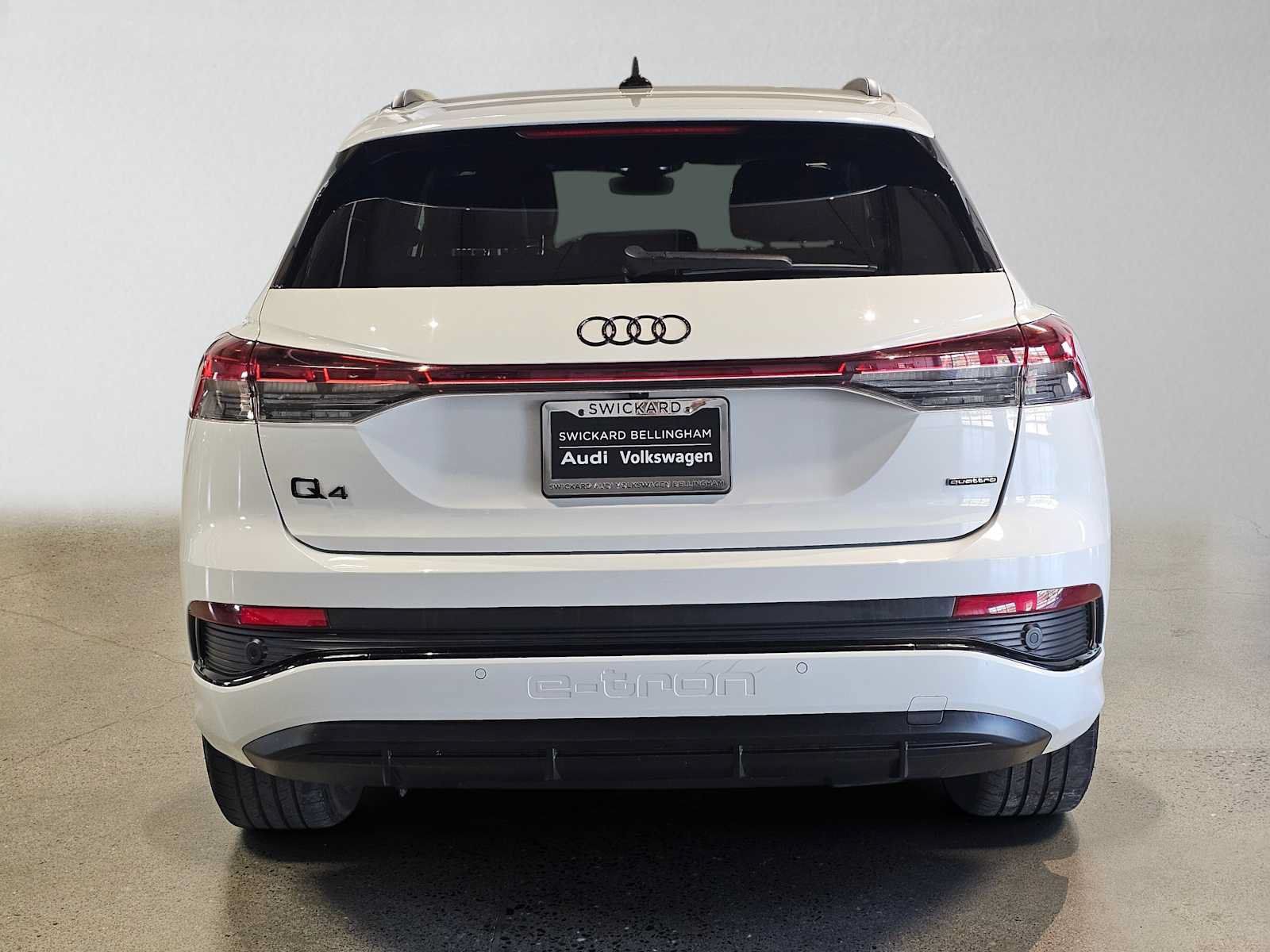 Used 2023 Audi Q4 e-tron Premium Plus w/ Premium Plus AWD/4WD image 4