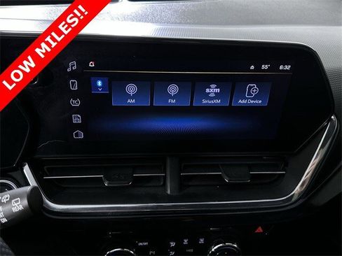 Used 2025 Chevrolet Trax RS w/ Sunroof Package image 13