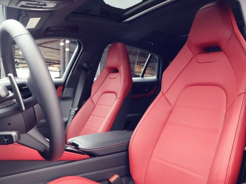 New 2026 Porsche Panamera image 5