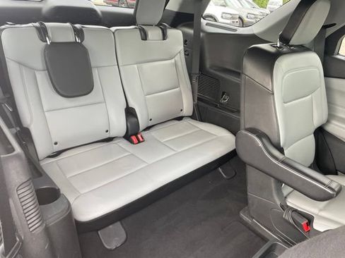 Used 2021 Ford Explorer XLT w/ Equipment Group 202A AWD/4WD image 60