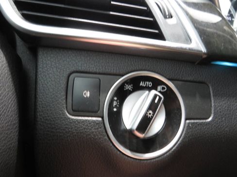Used 2016 Mercedes-Benz GL 450 4MATIC w/ Premium I Package image 22