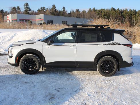 New 2026 Mitsubishi Outlander Trail Edition image 5