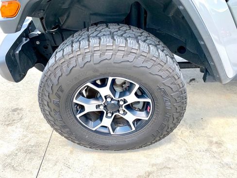 Used 2019 Jeep Wrangler Unlimited Rubicon AWD/4WD image 10