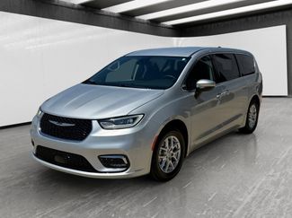 Used 2023 Chrysler Pacifica Touring-L FWD video 1