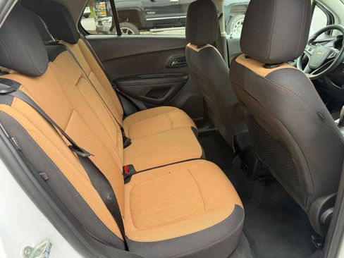 Used 2019 Chevrolet Trax LT FWD image 13