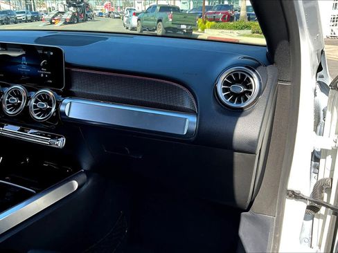 Used 2020 Mercedes-Benz GLB 250 GLB 250 image 19