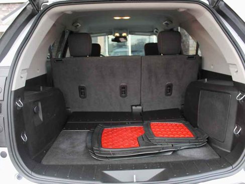 Used 2017 Chevrolet Equinox LT w/ Convenience Package image 8