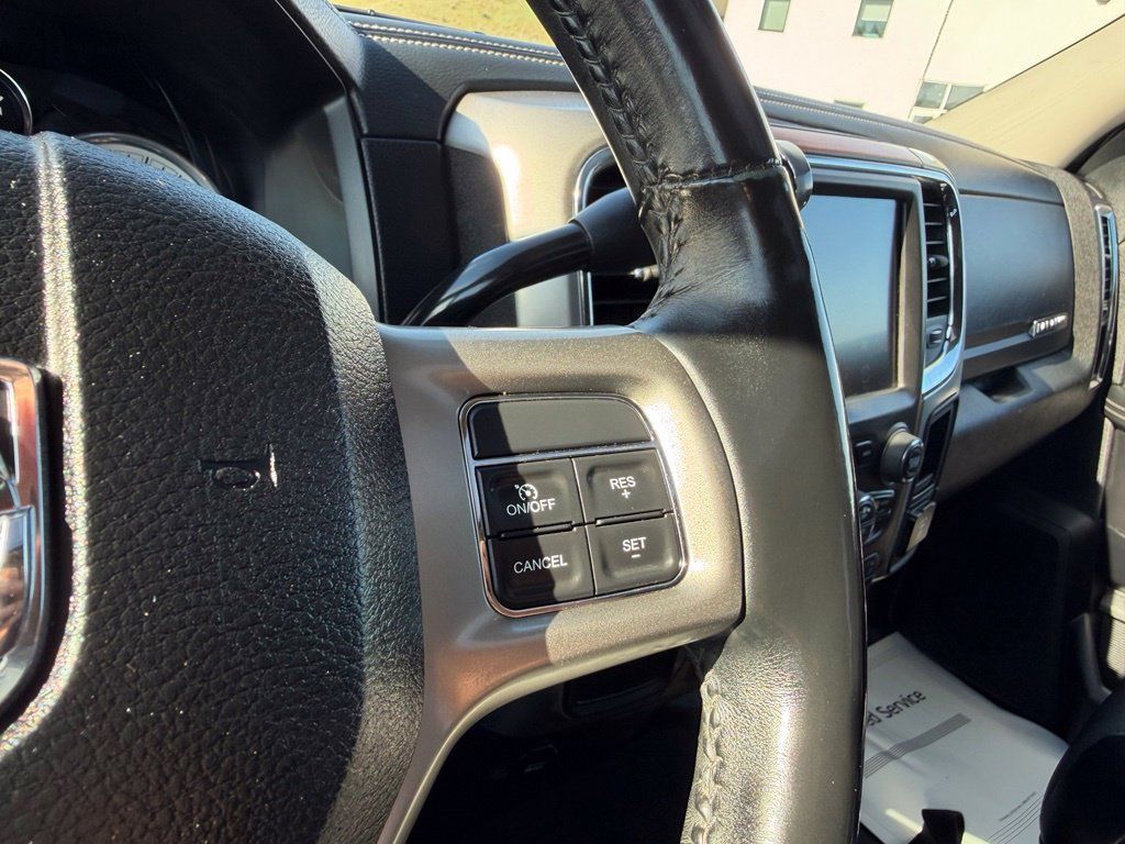 Used 2017 RAM 2500 Laramie w/ Convenience Group AWD/4WD image 6