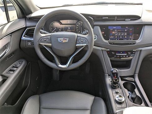 New 2025 Cadillac XT6 Luxury image 20