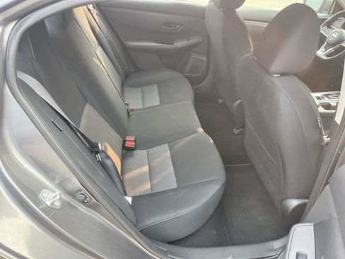 Used 2024 Nissan Sentra SV FWD image 13