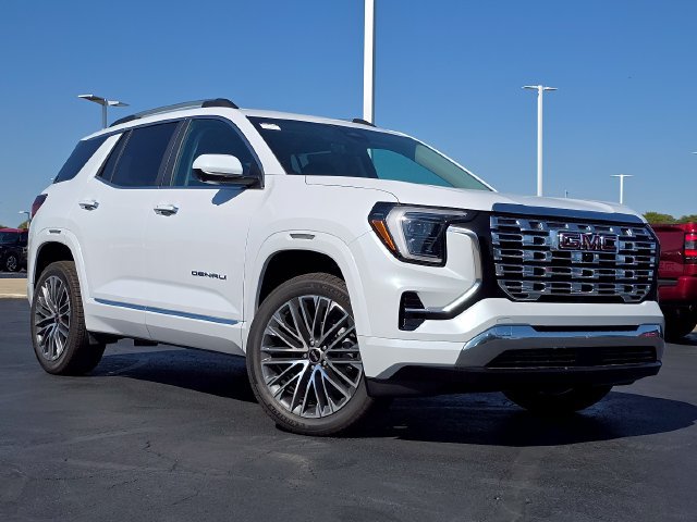 New 2027 GMC Terrain Denali w/ LPO, Floor Liner Package AWD/4WD image 2