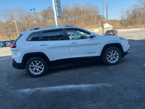 Certified 2017 Jeep Cherokee Latitude w/ Comfort/Convenience Group image 6