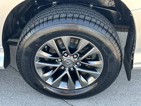 Used 2019 Lexus GX 460 Premium AWD/4WD image 17