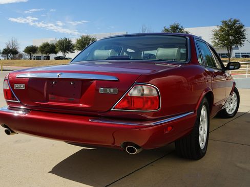 Used 1999 Jaguar XJ8 image 15