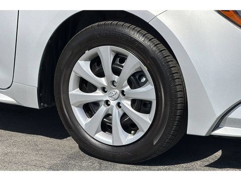 Used 2026 Toyota Corolla LE FWD image 30