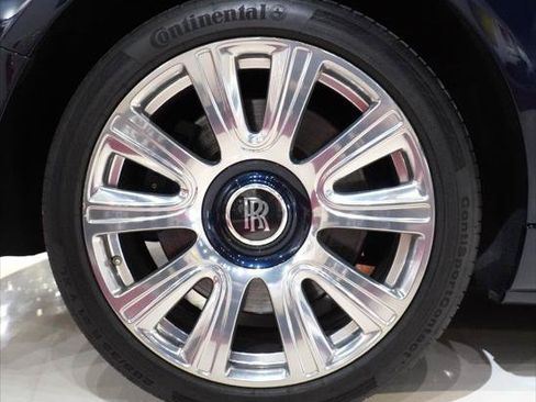 Used 2016 Rolls-Royce Dawn RWD image 30