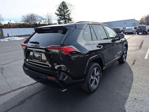 Used 2023 Toyota RAV4 SE image 5