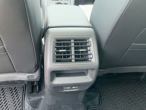 New 2026 Volkswagen Tiguan SE AWD/4WD image 16