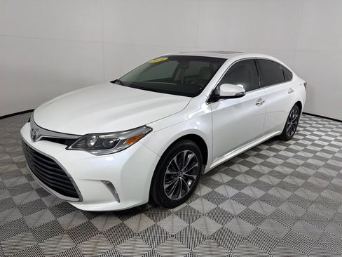 Used 2016 Toyota Avalon XLE Premium FWD image 9