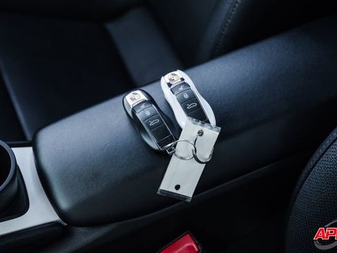 Used 2014 Porsche 911 Carrera image 74