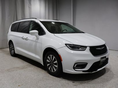 Used 2021 Chrysler Pacifica Touring-L w/ Premium & Safety Sphere Group