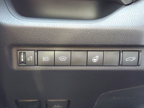 Used 2025 Toyota RAV4 XLE image 34