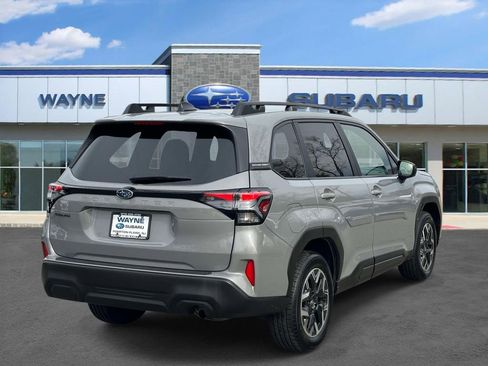 Certified 2025 Subaru Forester Premium AWD/4WD image 4