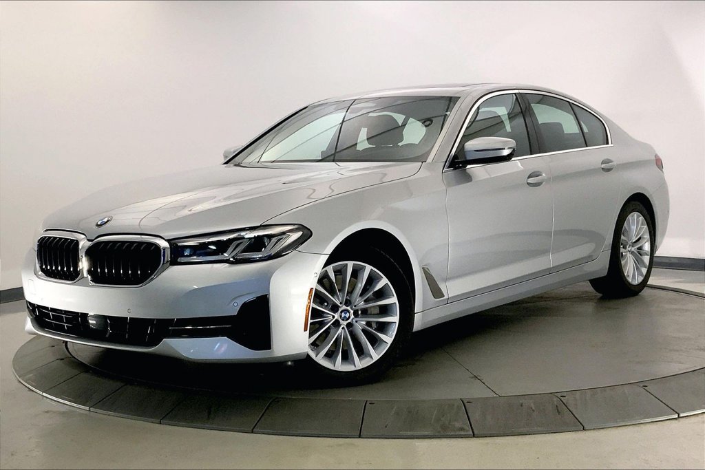 Used 2021 BMW 530i xDrive w/ Premium Package AWD/4WD image 11