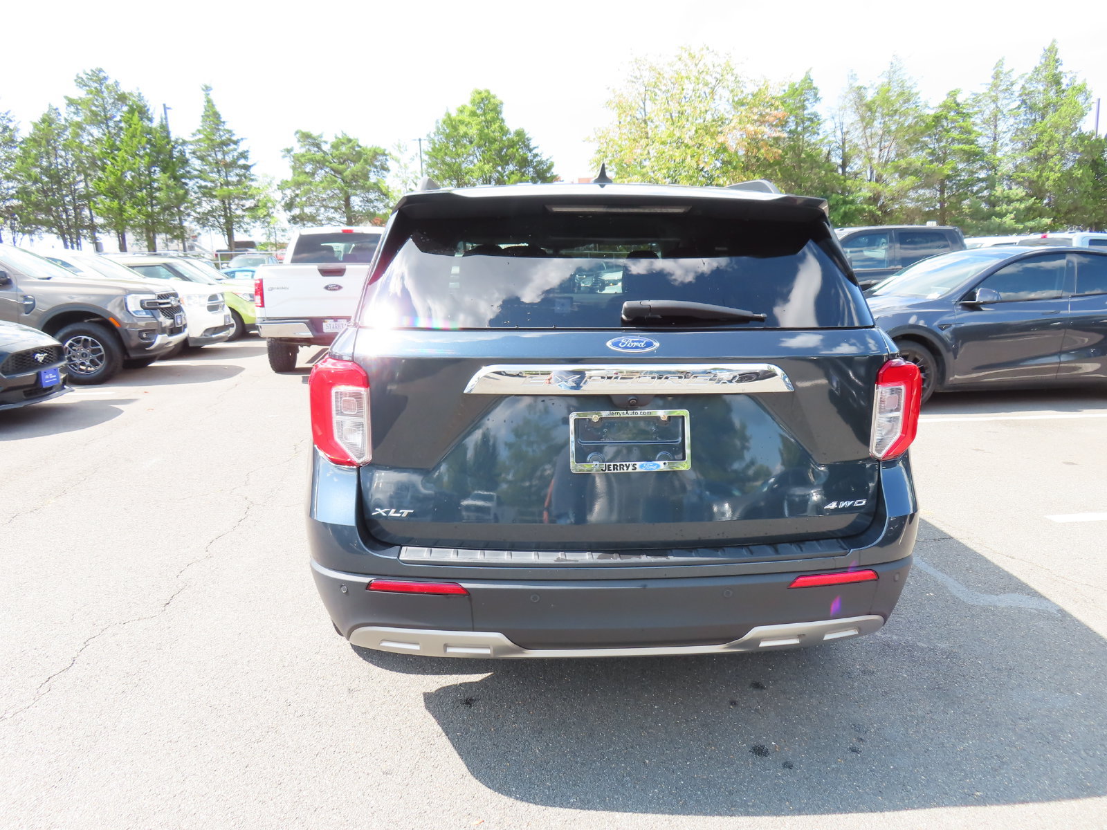 Certified 2023 Ford Explorer XLT w/ Equipment Group 202A AWD/4WD image 7