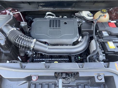 Used 2023 GMC Acadia SLE image 10