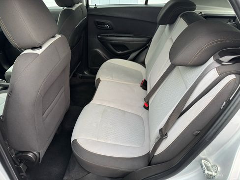 Used 2017 Chevrolet Trax LS image 9