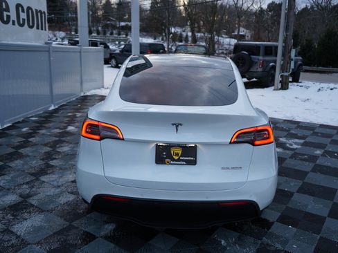 Used 2020 Tesla Model Y Performance image 10