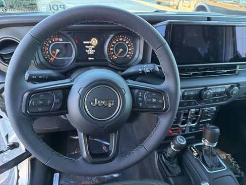 New 2026 Jeep Gladiator Mojave w/ Safety Group image 11