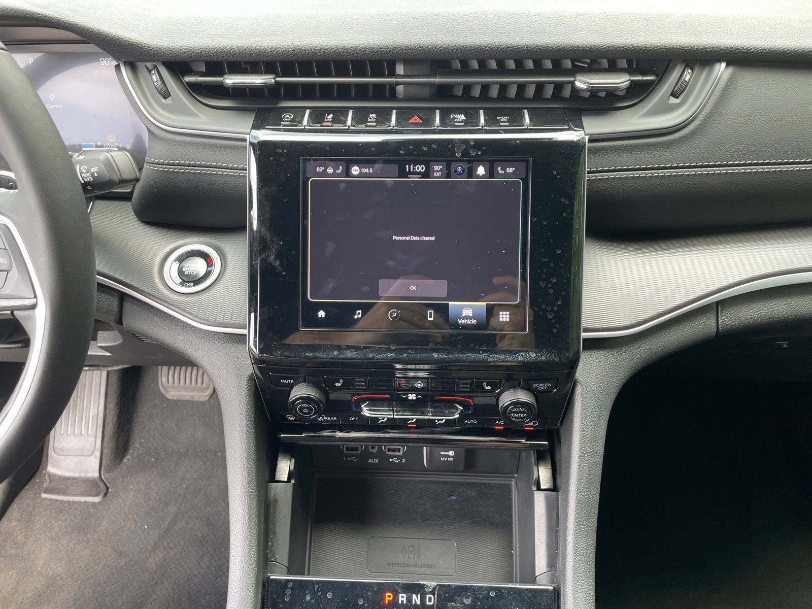 Used 2025 Jeep Grand Cherokee Altitude RWD image 17