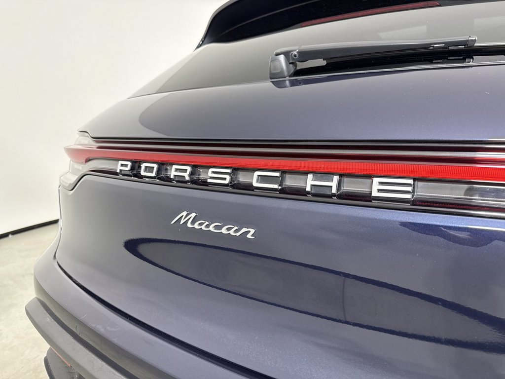 Certified 2023 Porsche Macan w/ Premium Package Plus AWD/4WD image 19
