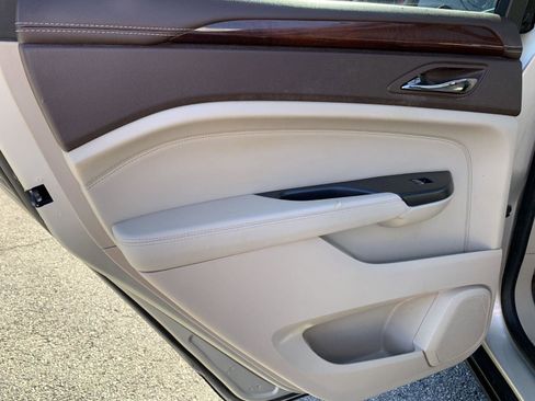 Used 2014 Cadillac SRX Luxury w/ Driver Awareness Package image 32