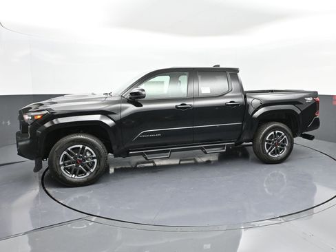 Certified 2025 Toyota Tacoma TRD Sport image 22