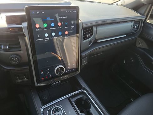 Used 2023 Ford Expedition Platinum image 14