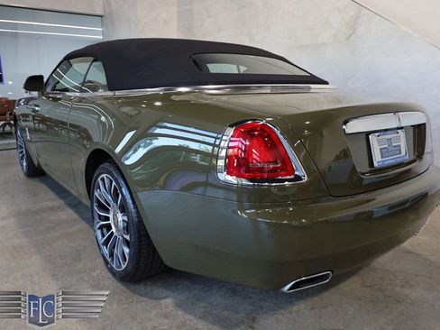 Used 2021 Rolls-Royce Dawn RWD image 50
