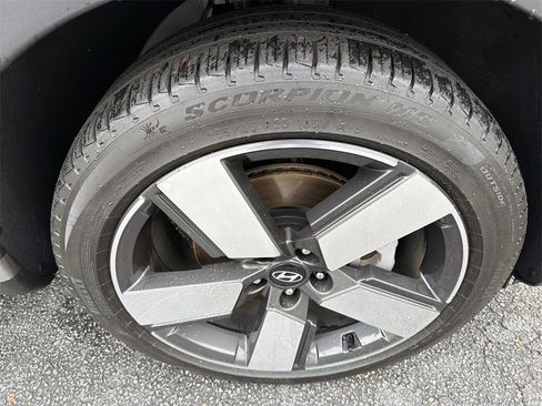 Used 2025 Hyundai Santa Fe Limited image 12