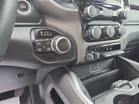 Used 2022 RAM 1500 Big Horn AWD/4WD image 18