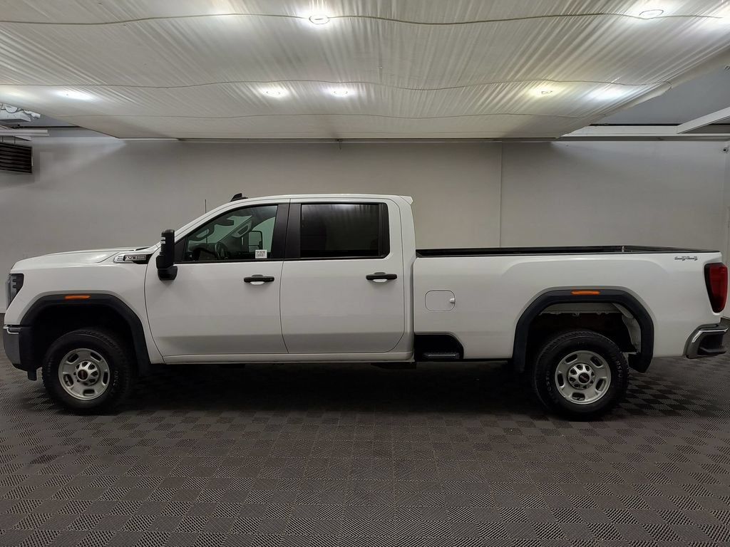 Used 2025 GMC Sierra 2500 Pro w/ Convenience Package AWD/4WD image 2