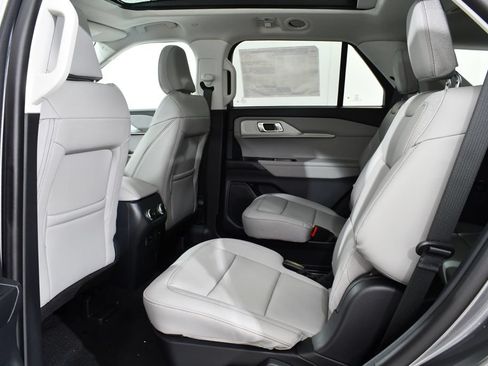 New 2026 Ford Explorer Active w/ Active Comfort Package AWD/4WD image 16