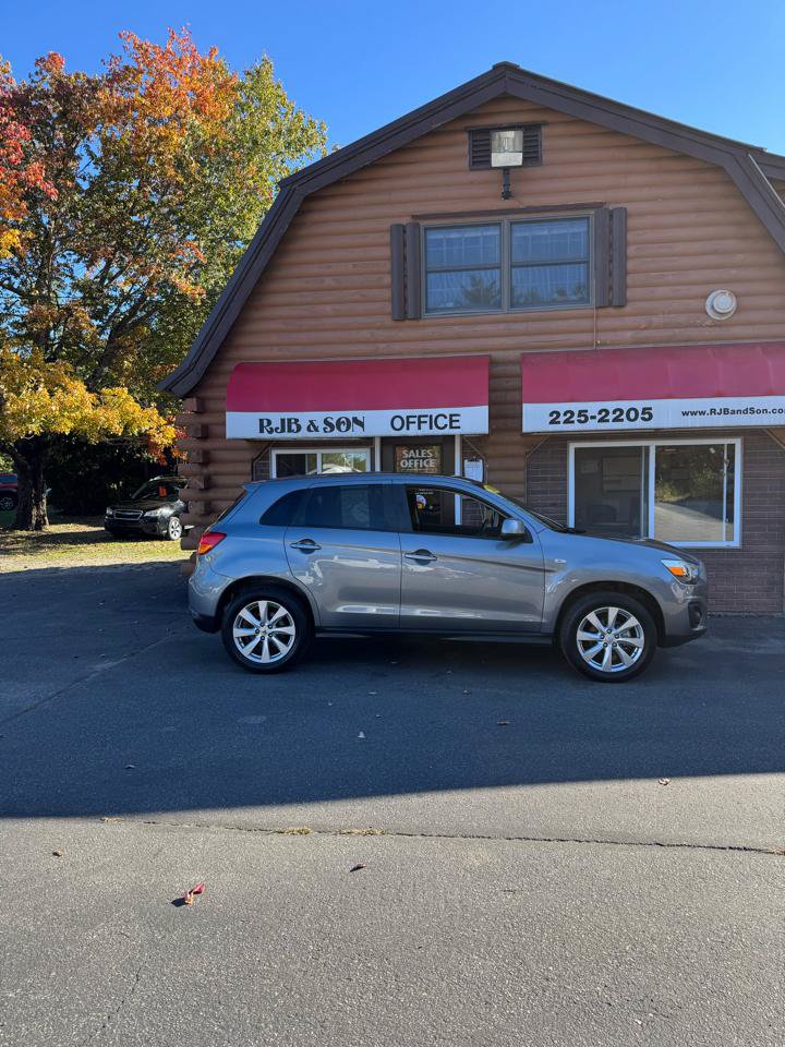 Used 2015 Mitsubishi Outlander Sport ES AWD/4WD image 2