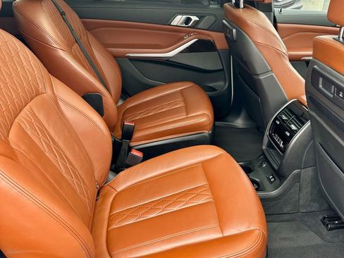 Used 2021 BMW X7 M50i w/ Dynamic Handling Package image 10