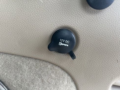 Used 2019 Jeep Grand Cherokee Overland AWD/4WD image 10
